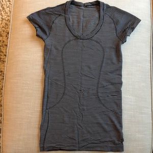 Lululemon top